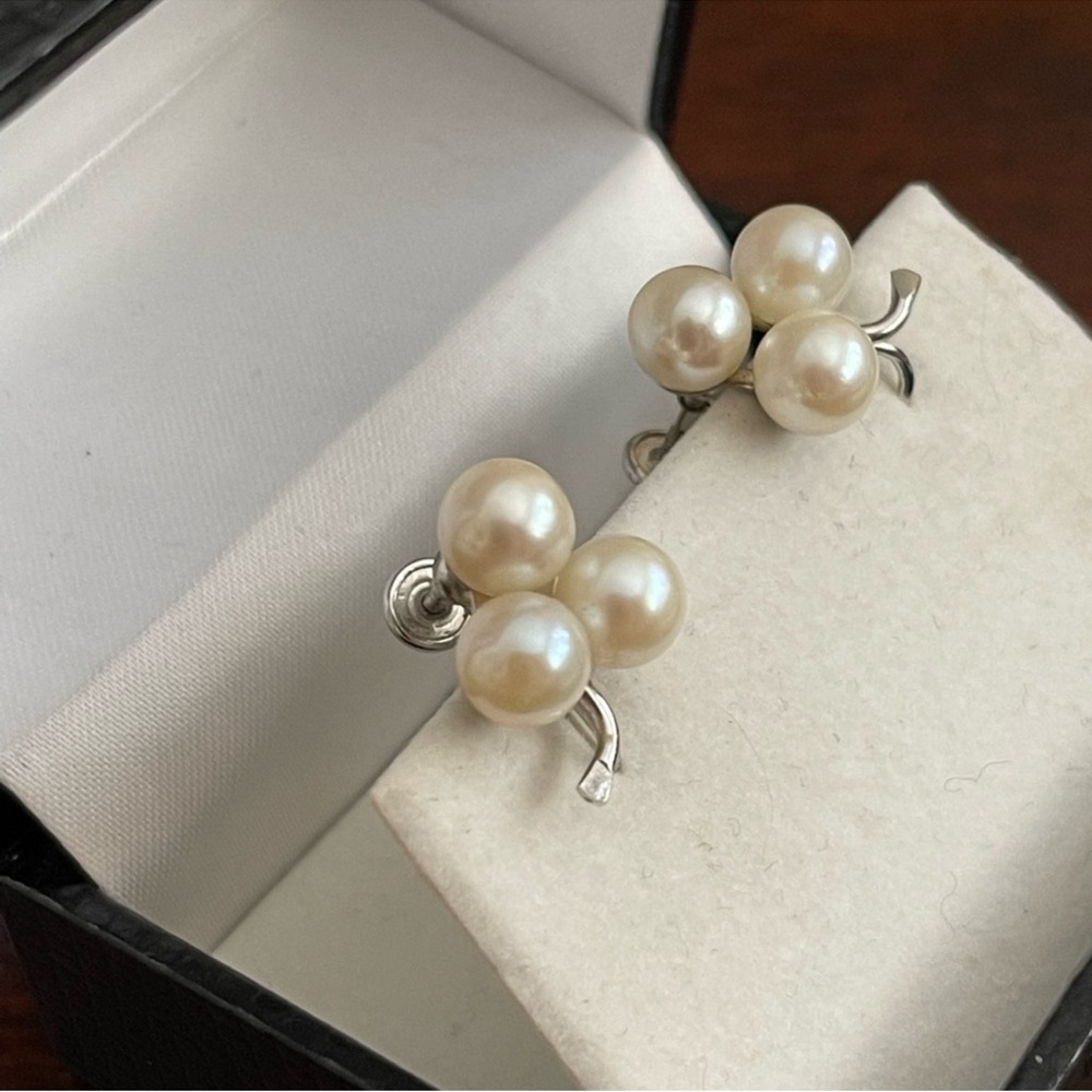 Solid 14K white gold genuine white pearl screw back earrings